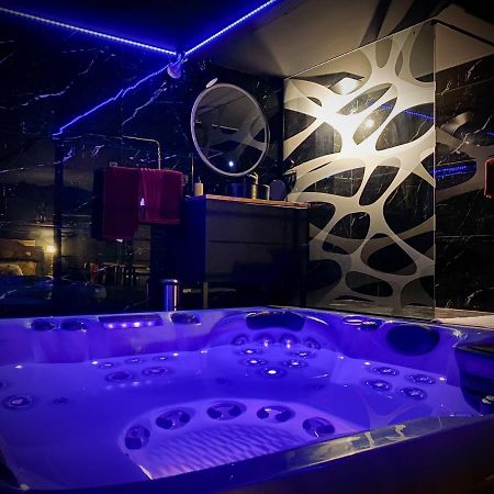 Loveroom Avec Jacuzzi 01 Chazey-sur-Ain ภายนอก รูปภาพ