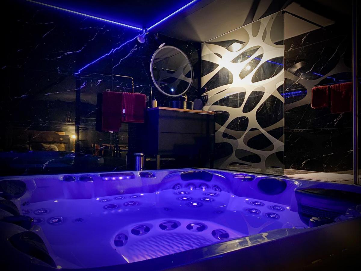 Loveroom Avec Jacuzzi 01 Chazey-sur-Ain ภายนอก รูปภาพ